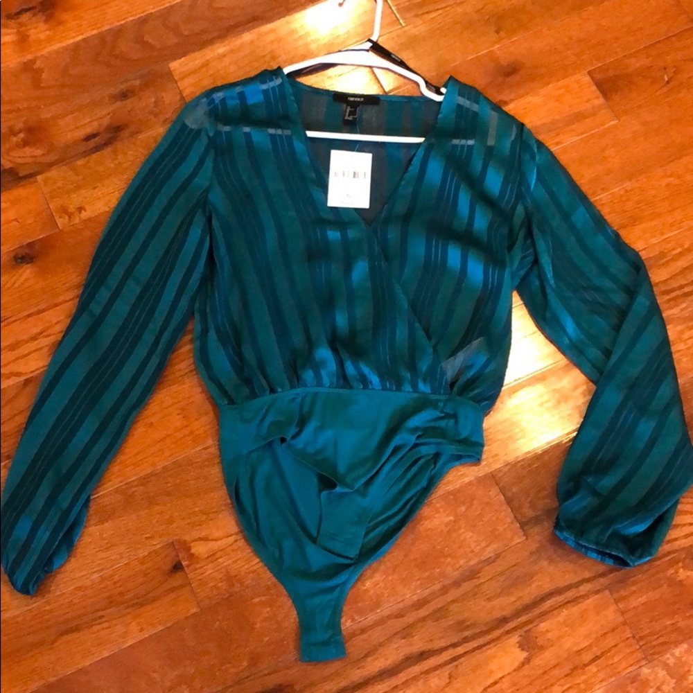 NWT green, long sleeve body suit